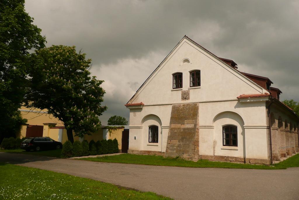 Hotel Statek Chmelovice Exterior foto